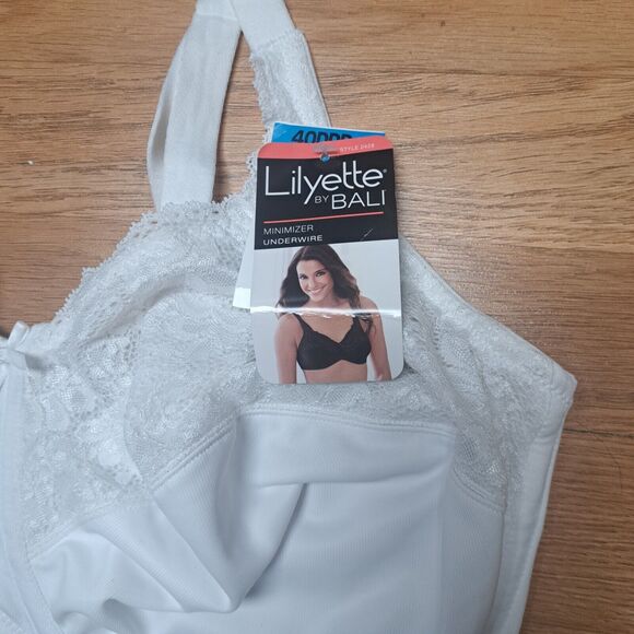 Lilyette By Bali Women's 40DDD Minimizer Bra White NWT - Picture 2 of 6